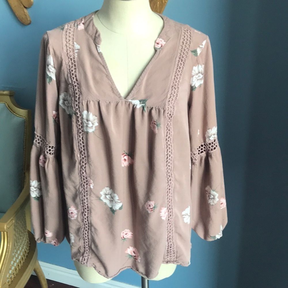 Torrid, taupe, floral printed, long sleeves, balloon cuffs, V neck blouse size 0